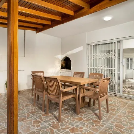 Kusadasi, Simsek Apartment *